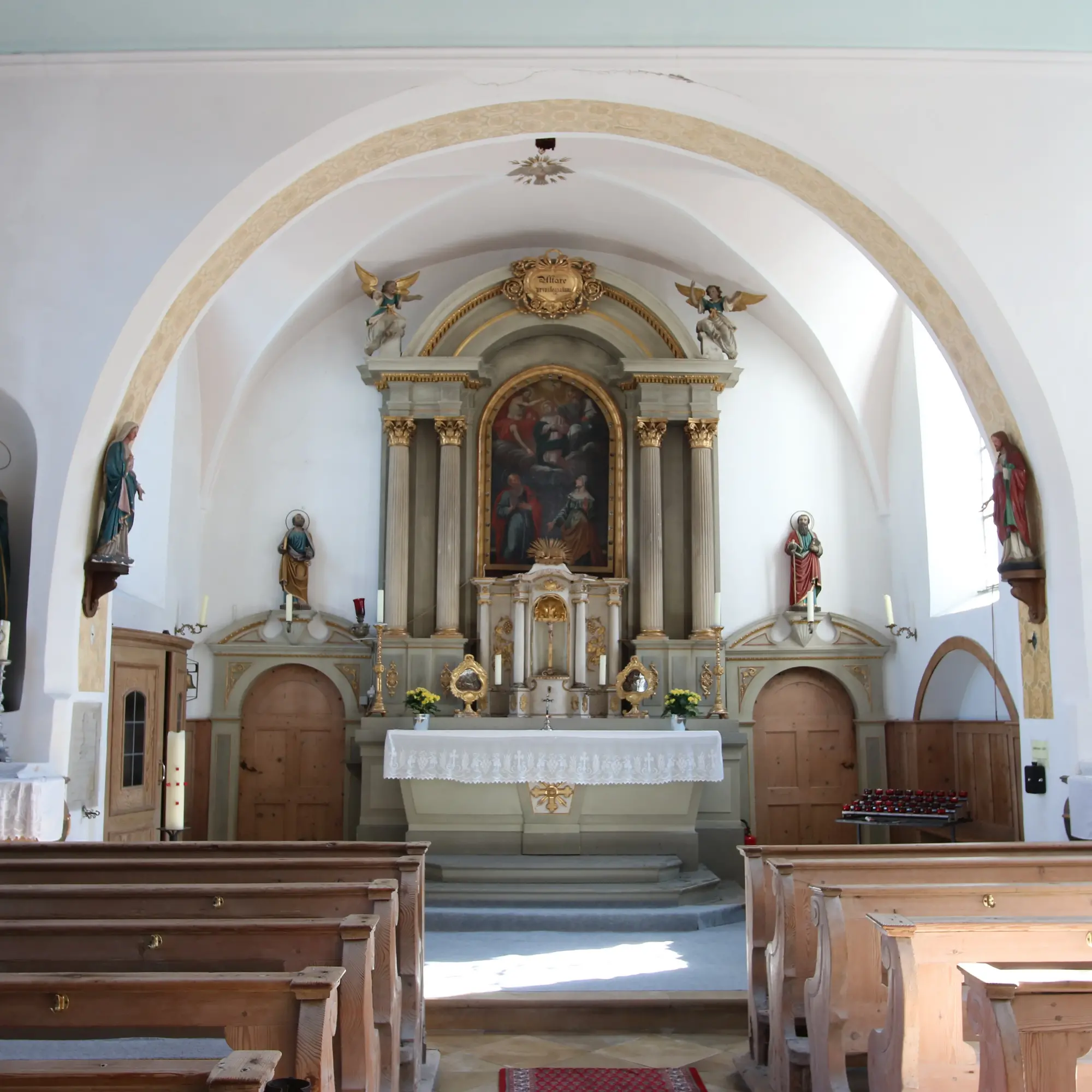 Altarraum St. Anna.Kapelle in Oy